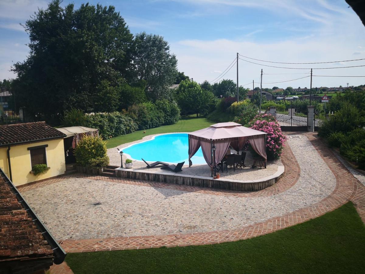 B&B Il Martin Pescatore Bagnolo San Vito Bagian luar foto