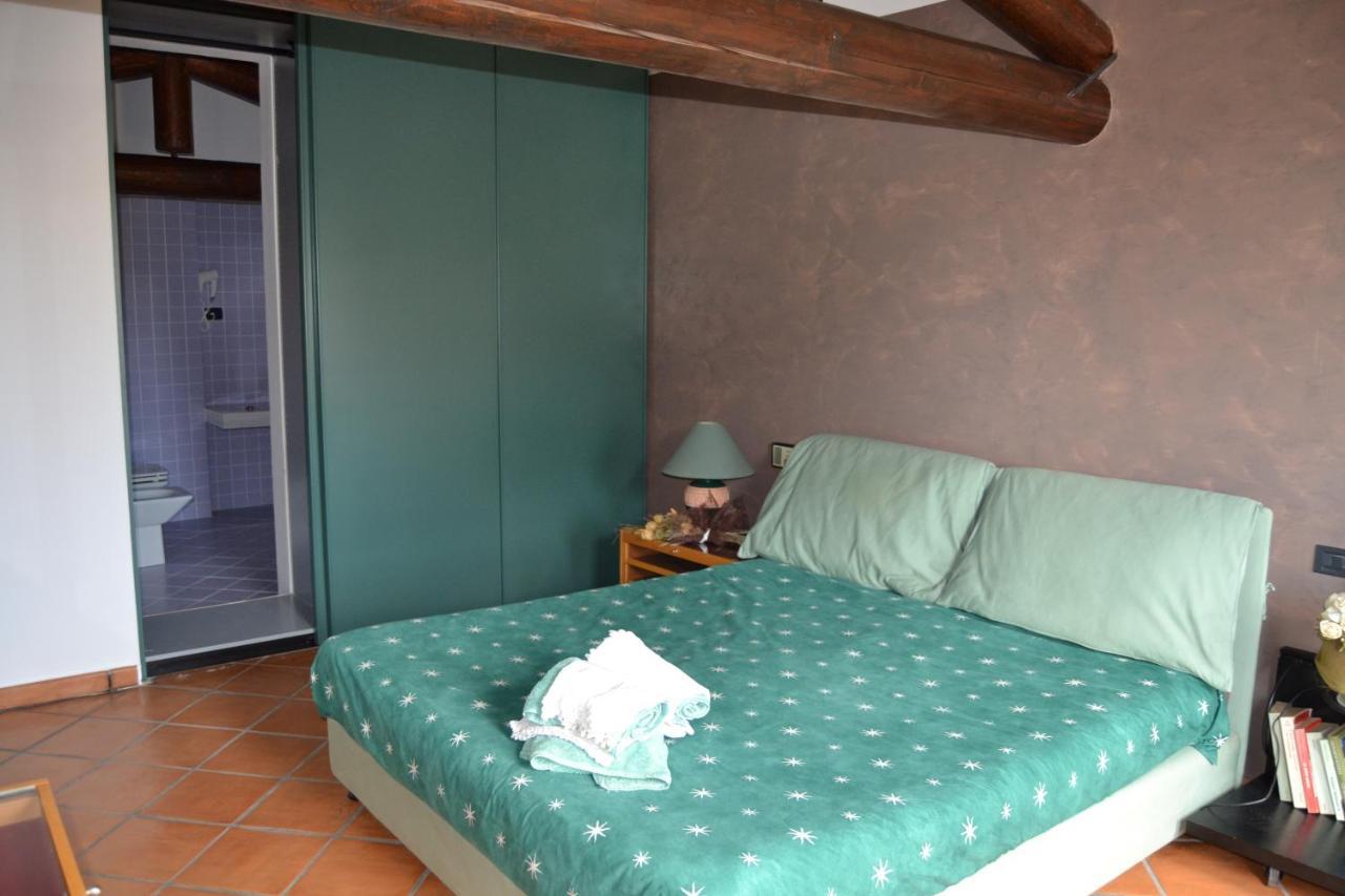 B&B Il Martin Pescatore Bagnolo San Vito Bagian luar foto