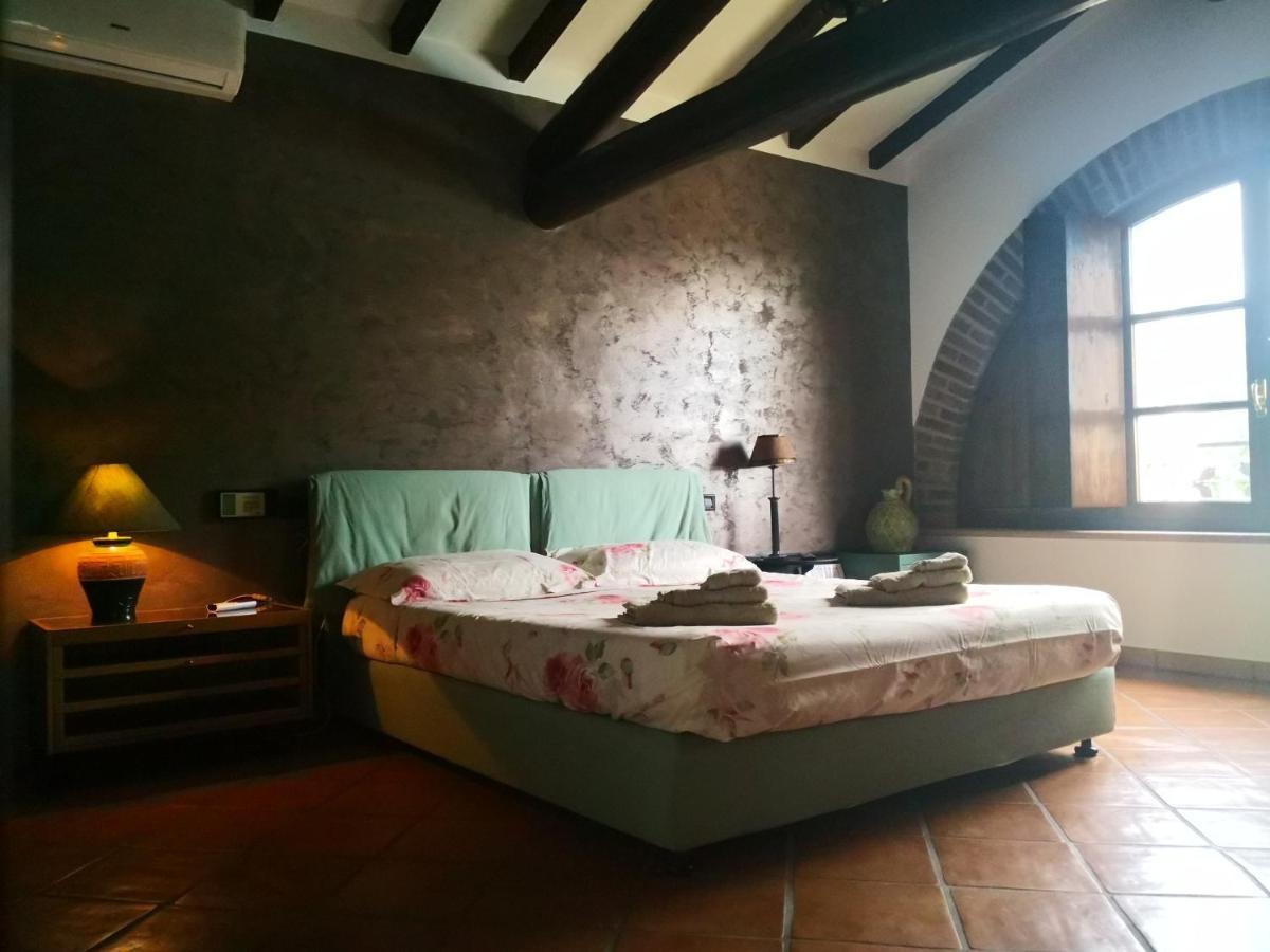 B&B Il Martin Pescatore Bagnolo San Vito Bagian luar foto